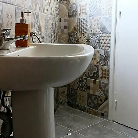 Cozy Getaway In Nicosie